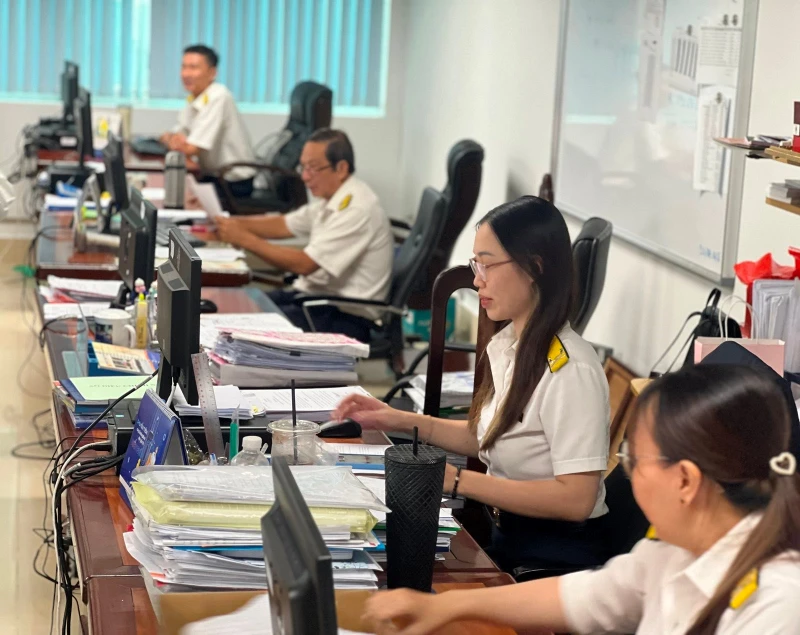 Cơ quan thuế có đủ công cụ và điều kiện để truy vết đến cùng các hành vi sai phạm của các doanh nghiệp “ma”. Ảnh: Minh Phương