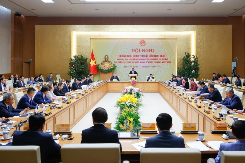 Hội nghị Thường trực Chính phủ gặp gỡ doanh nghiệp. Ảnh: Nhật Bắc