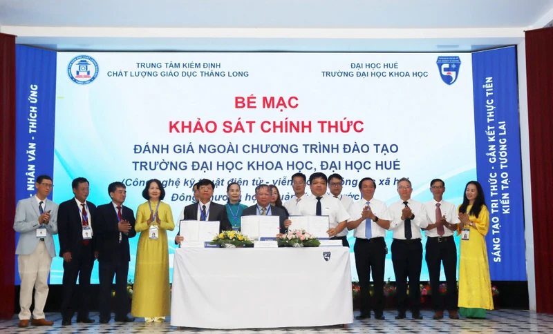 Kiểm định chất lượng giáo dục đại học là hoạt động để bảo đảm sự nhất quán trong chất lượng và sự minh bạch đối với toàn xã hội. (Ảnh Thu Quỳnh)