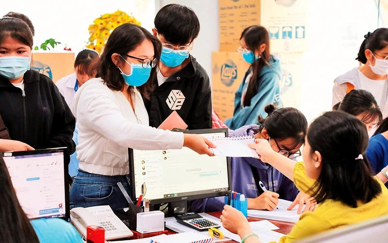 Xét tuyển học bạ là một trong những phương thức nhiều thí sinh tham gia. Ảnh | NGỌC DƯƠNG