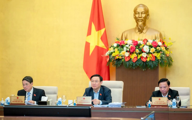 Chủ tịch Quốc hội Vương Ðình Huệ phát biểu ý kiến về một số nội dung của dự án Luật Hợp tác xã (sửa đổi). (Ảnh DUY LINH)