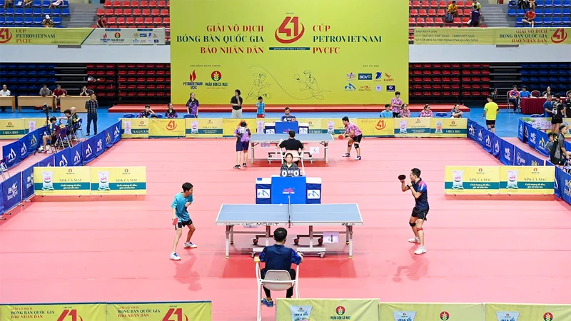Các nội dung đồng đội nam, đồng đội nữ bắt đầu thi đấu ngày 4/7. (Ảnh VŨ LINH)