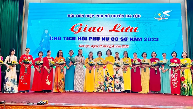 Cán bộ phụ nữ cơ sở tiêu biểu của huyện Gia Lộc, tỉnh Hải Dương. (Ảnh THANH MAI)