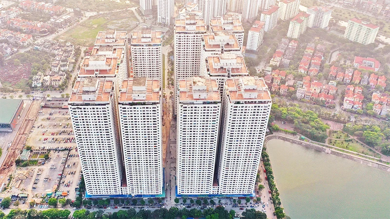 Khu chung cư HH Linh Ðàm, quận Hoàng Mai. (Ảnh TUỆ NGHI)