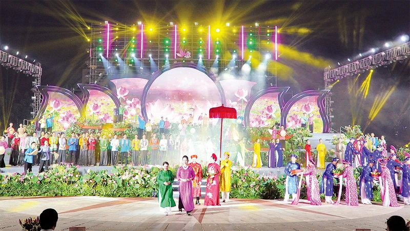 Ðêm khai mạc Lễ hội. 