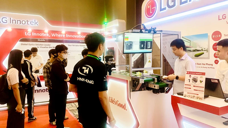 Giới thiệu công nghệ sản xuất hiện đại của Tập đoàn LG tại Hải Phòng.