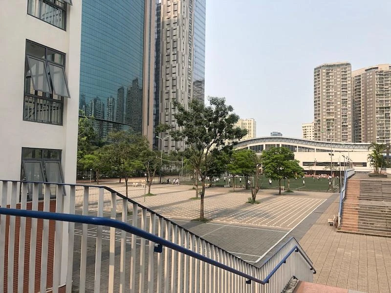 Khuôn viên Trường trung học phổ thông chuyên Hà Nội-Amsterdam. Ảnh: THUỲ LINH