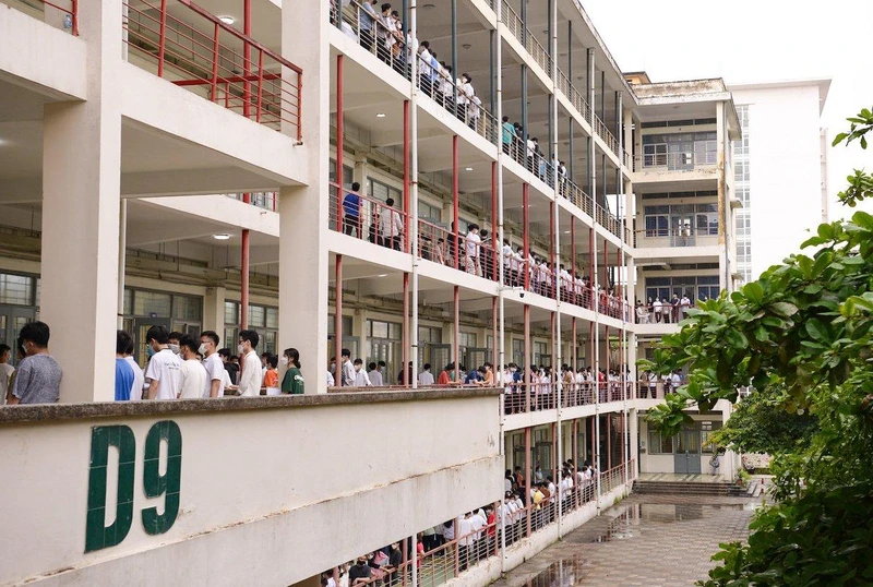 Thí sinh tham dự Kỳ thi Đánh giá tư duy năm 2022 tại Trường đại học Bách khoa Hà Nội 
