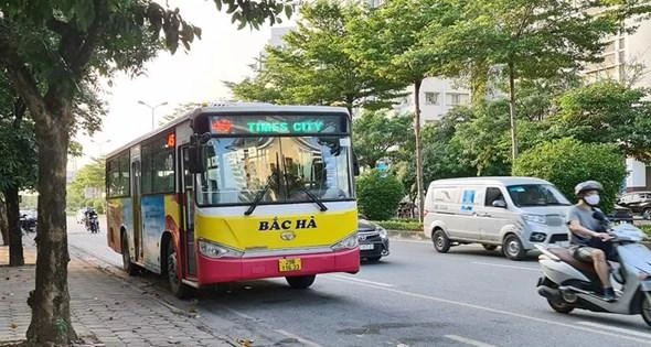 Từ ngày 1/8/2022, ba đơn vị sẽ thay thế Công ty TNHH Bắc Hà để vận hành năm tuyến buýt trên địa bàn Hà Nội.