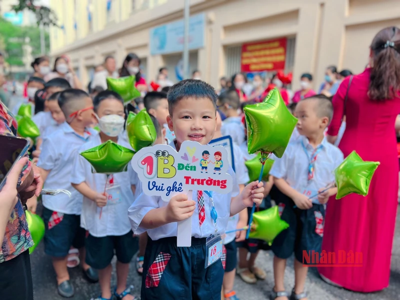 Ngày đầu đến trường. 