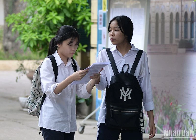 Thí sinh dự thi kỳ thi vào lớp 10 (Ảnh minh hoạ: THỦY NGUYÊN)