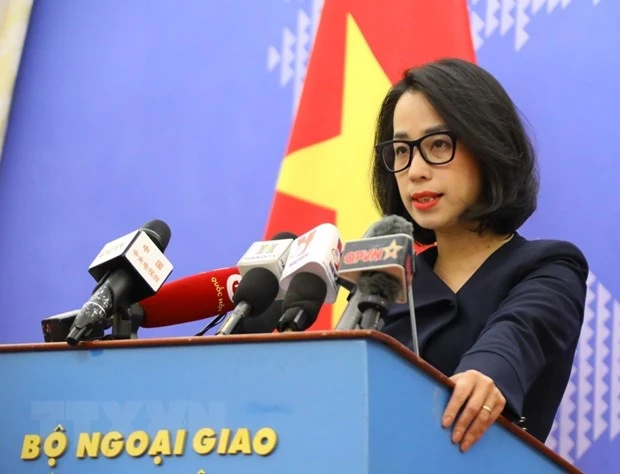 Người Phát ngôn Bộ Ngoại giao Phạm Thu Hằng trả lời câu hỏi của phóng viên trong nước và quốc tế. (Ảnh: Văn Điệp/TTXVN)