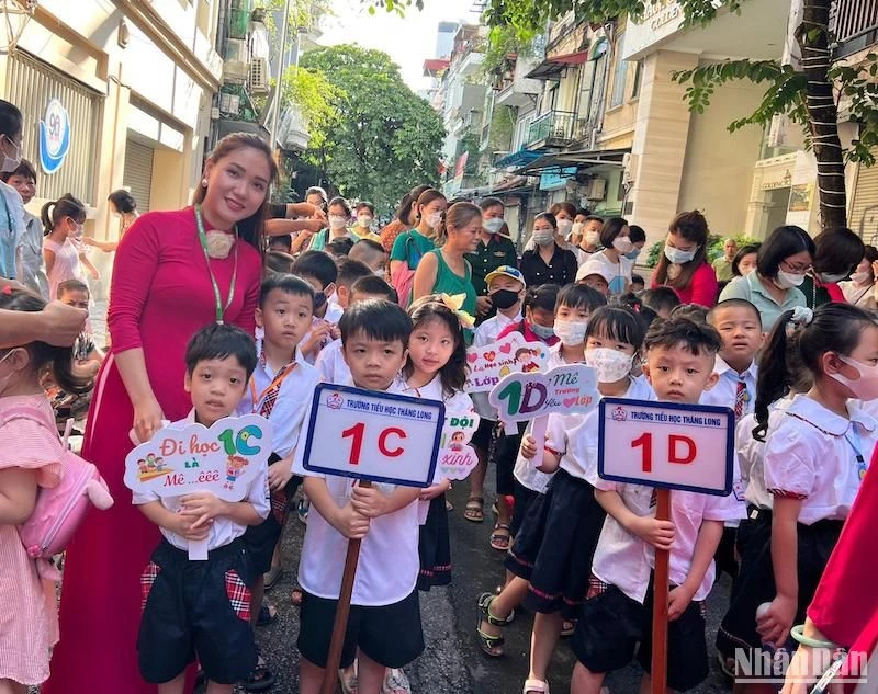 Hà Nội: Tuyển sinh vào lớp 1, lớp 6 trường công lập từ ngày 1/7