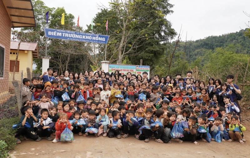 Học sinh tiểu học tại một điểm trường vùng cao. (Ảnh minh họa)