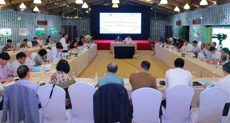 Các đại biểu tham dự hội thảo.