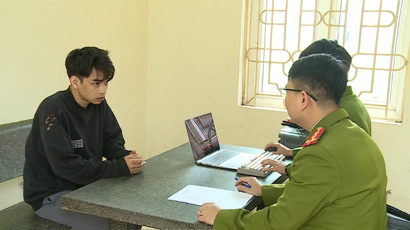 Đối tượng Nguyễn Hoài Nam tại Cơ quan Công an.