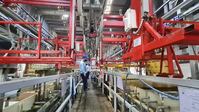 Hệ thống xi mạ hiện đại của Công ty trách nhiệm hữu hạn Một thành viên Thiện Mỹ, Khu công nghiệp Khai Quang.