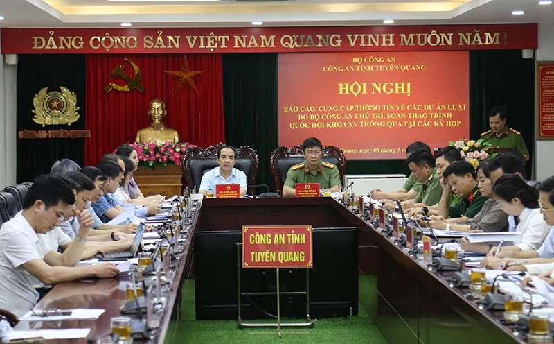 Các đại biểu tham dự hội nghị.