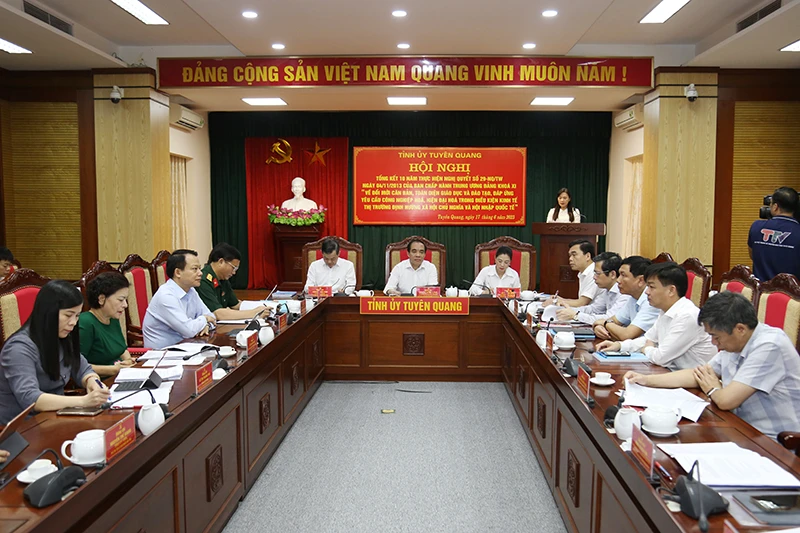 Các đại biểu tham dự hội nghị.