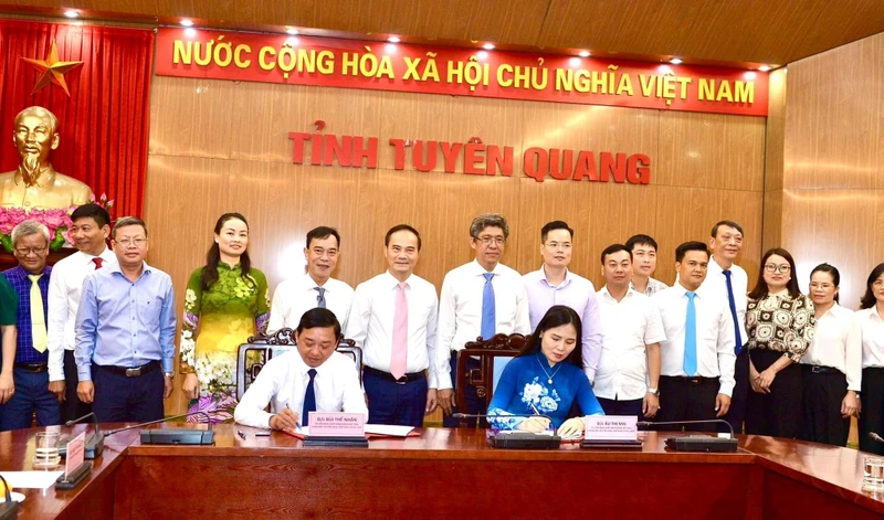 Ký kết Chương trình hợp tác 2 tỉnh Tuyên Quang-Bình Thuận.