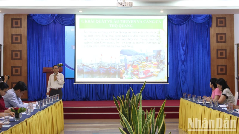 Đại biểu thông tin tại Hội thảo.