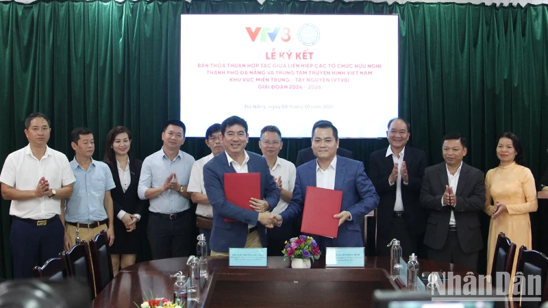 Hai đơn vị ký kết hợp tác.