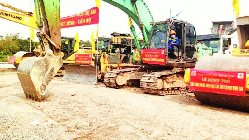 Xây dựng hạ tầng Khu đại học Nam Cao tại thành phố Phủ Lý.