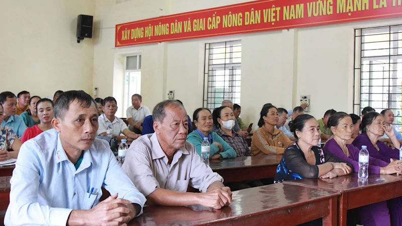 Các đại biểu dự hội nghị.