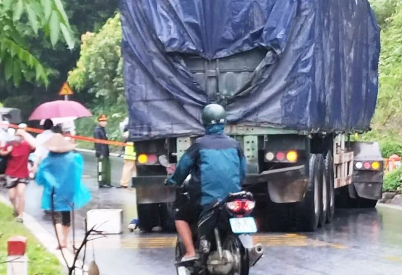 Hiện trường vụ tai nạn giao thông xảy ra trên quốc lộ 4E, thuộc xã Xuân Quang, huyện Bảo Thắng, tỉnh Lào Cai. (Ảnh: TL) 