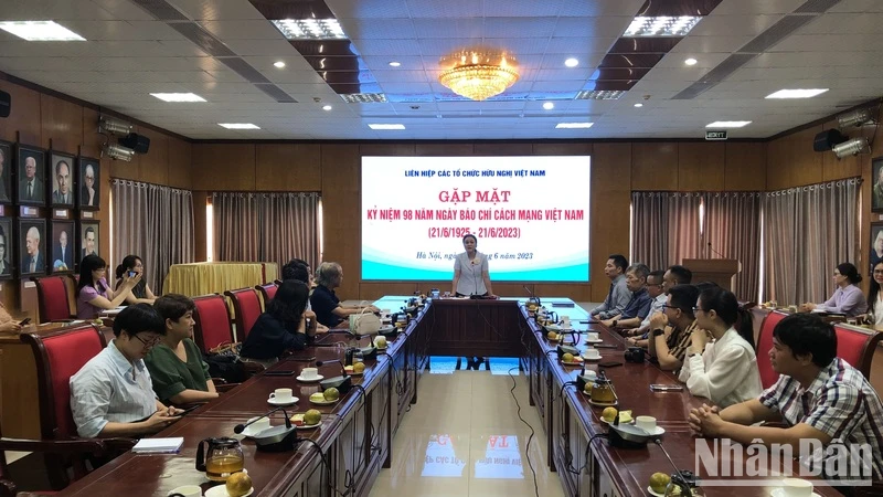 Toàn cảnh buổi gặp mặt.