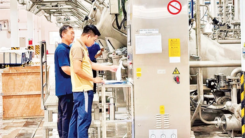 Các doanh nghiệp ngành công nghiệp chế biến, chế tạo ở tỉnh Nam Định có đóng góp tích cực vào đà tăng trưởng của tỉnh.