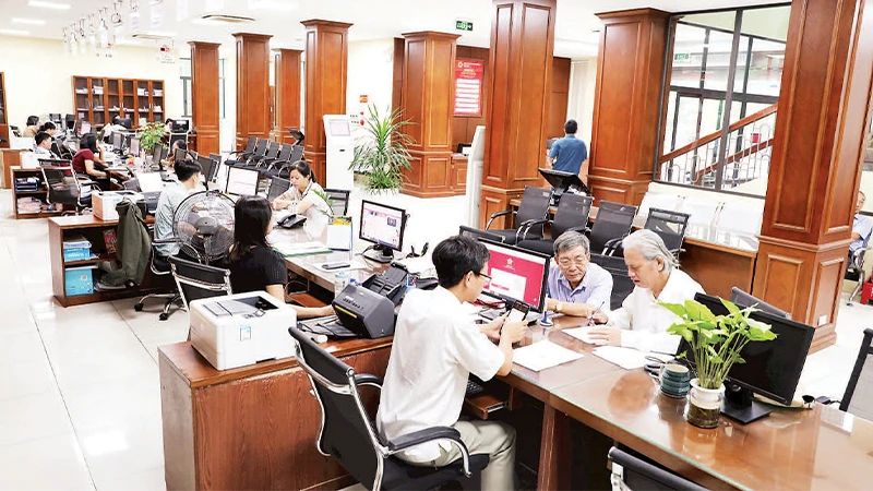 Cơ sở vật chất tại Trung tâm Hành chính tỉnh Hà Nam được đầu tư đồng bộ để phục vụ nhân dân, các đơn vị, doanh nghiệp.