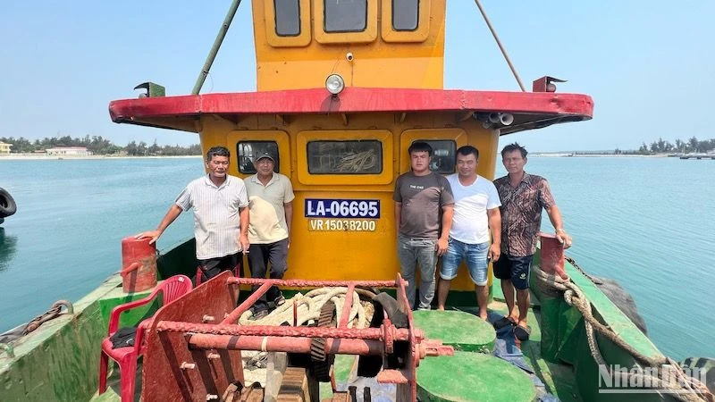 5 thuyền viên vẫn mất tích sau vụ chìm tàu kéo và sà-lan hơn một năm trước.