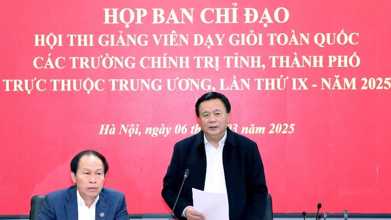 Đồng chí Nguyễn Xuân Thắng, Ủy viên Bộ Chính trị, Giám đốc Học viện Chính trị quốc gia Hồ Chí Minh, Chủ tịch Hội đồng Lý luận Trung ương chủ trì họp Ban Chỉ đạo Hội thi giảng viên dạy giỏi toàn quốc các trường chính trị tỉnh, thành phố trực thuộc Trung ương lần thứ 9 năm 2025.