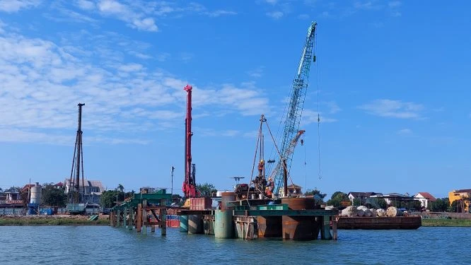 Dự án cầu Nguyễn Hoàng được đánh giá có tiến độ giải ngân tốt ở Thừa Thiên Huế.