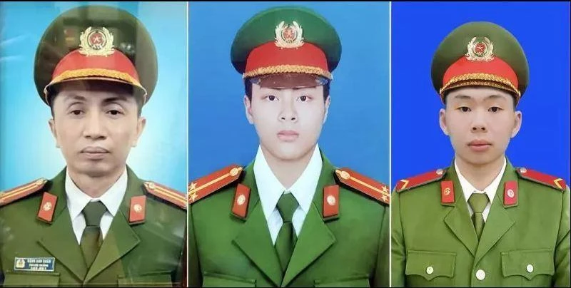 3 cán bộ, chiến sĩ công an trước khi thăng quân hàm. (Ảnh: TTXVN)