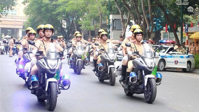 Cảnh sát giao thông Công an thành phố Hà Nội ra quân bảo đảm an ninh trật tự, an toàn giao thông dịp Tết Nguyên đán 2023. (Ảnh; nhandan.vn)