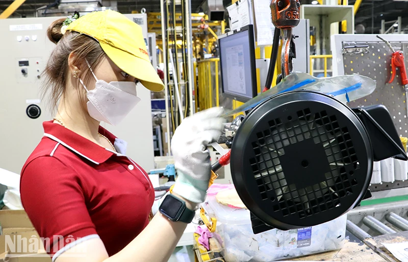 Người lao động tại Nhà máy của Công ty TNHH Sản phẩm công nghiệp Toshiba Asia thuộc Tập đoàn Toshiba, khu công nghiệp Amata Biên Hòa, tỉnh Đồng Nai. (Ảnh: Thiên Vương)