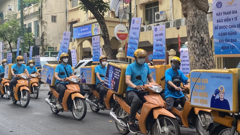 Ra quân Tháng vận động triển khai bảo hiểm xã hội toàn dân lần thứ ba, tháng 5/2022, tại Hà Nội (Ảnh: Tâm Trung).