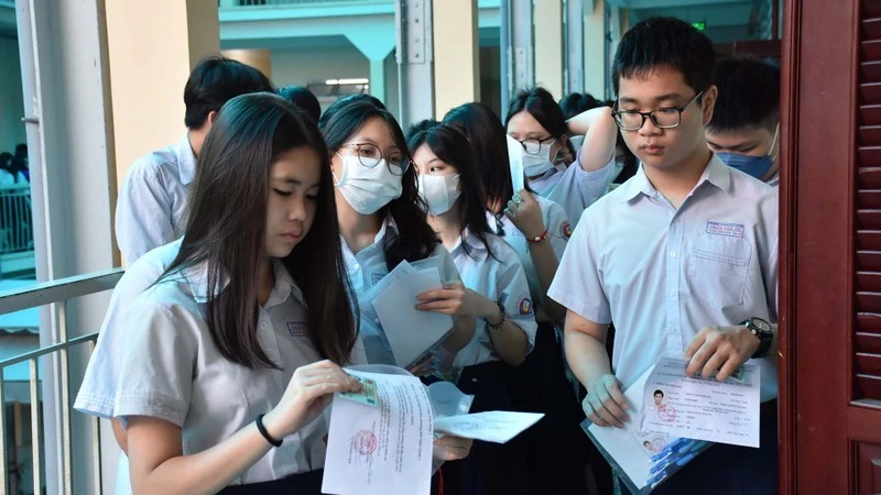 Học sinh Thành phố Hồ Chí Minh tại kỳ thi tuyển sinh lớp 10 công lập năm học 2023-2024, tháng 6/2023. (Ảnh: Thế Anh)