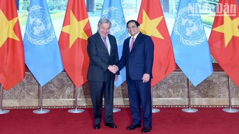Thủ tướng Phạm Minh Chính và Tổng Thư ký Liên hợp quốc António Guterres trong khuôn khổ chuyến thăm chính thức của Tổng Thư ký tới Việt Nam, tháng 10/2022. (Ảnh: TRẦN HẢI)