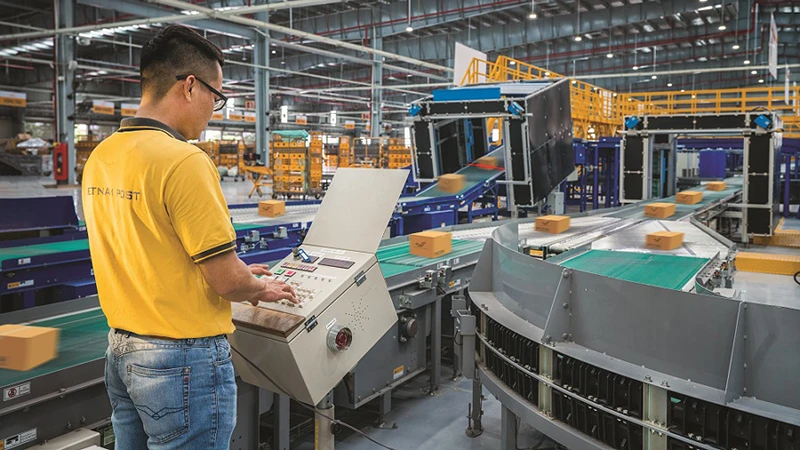 Hệ thống chia chọn bưu phẩm tự động của Bưu điện Việt Nam.