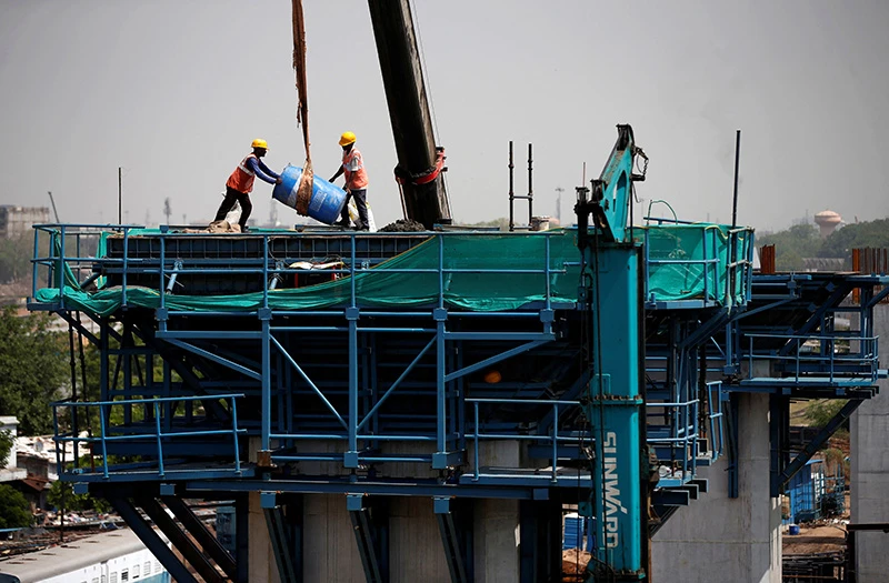 Ấn Độ xây dựng đường sắt cao tốc Ahmedabad-Mumbai phục vụ phát triển kinh tế. (Ảnh REUTERS)