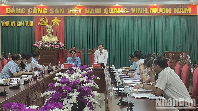 Quang cảnh buổi làm việc.