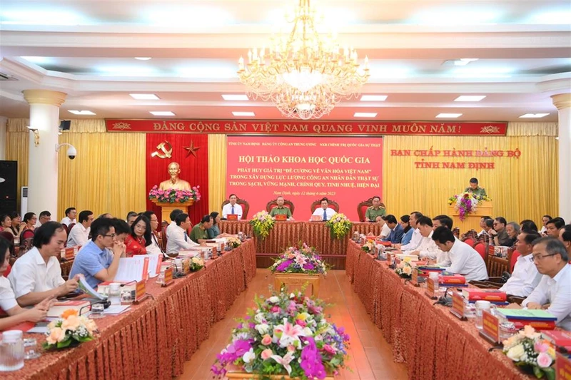 Toàn cảnh hội thảo.