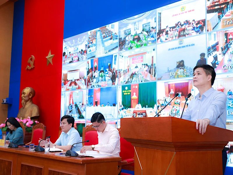 Đồng chí Ngọ Duy Hiểu phát biểu tại hội nghị.