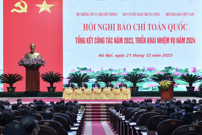 Toàn cảnh hội nghị.
