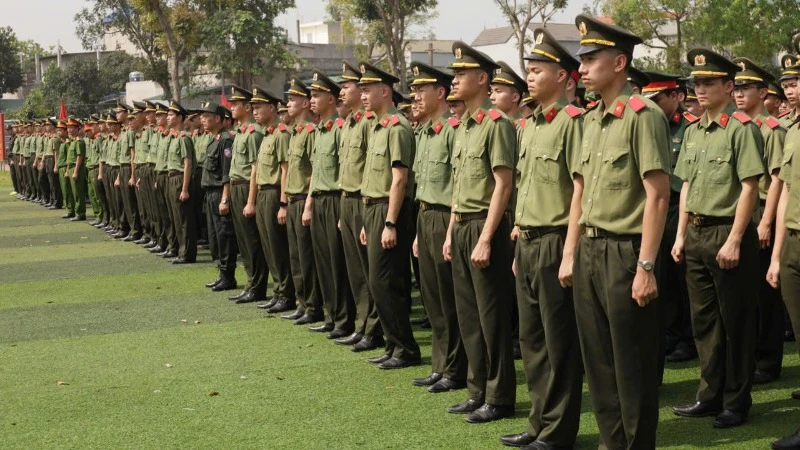 Khoảng 6 nghìn học viên tham gia luyện tập diễu binh, diễu hành. 