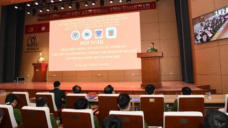 Toàn cảnh hội nghị.
