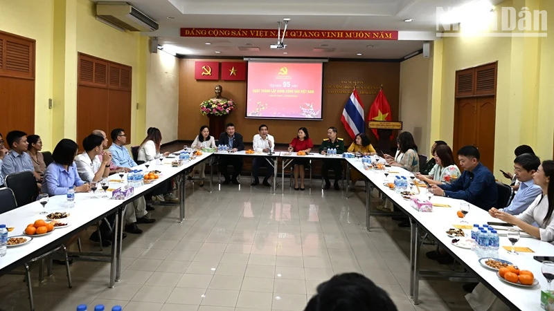Toàn cảnh lễ Kỷ niệm 95 năm Ngày thành lập Đảng tại Thái Lan.